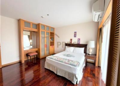 3 Beds for rent at Sathorn soi 1 close to Lumpini Park