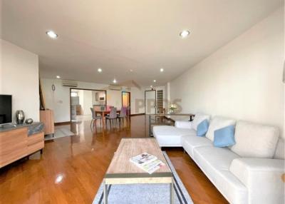 3 Bedrooms for rent walking distance to Lumpini Park