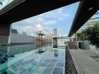 Nice 2 beds for rent at Urbana Sukhumvit 15 close to BTS Nana