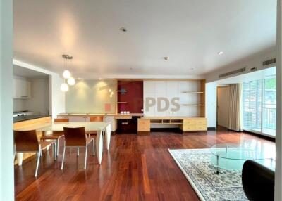 Nice 2 beds for rent at Urbana Sukhumvit 15 close to BTS Nana