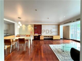 Nice 2 beds for rent at Urbana Sukhumvit 15 close to BTS Nana