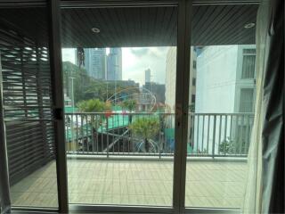 Low-rise condo for rent at Sukhumvit 15 walking distance to NIST