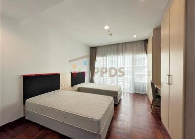 3 bedrooms for rent at Prompong near Emporium shopping mall