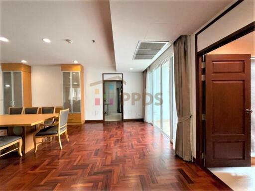 3 bedrooms for rent at Prompong near Emporium shopping mall