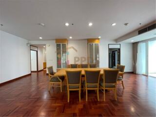 3 bedrooms for rent at Prompong near Emporium shopping mall