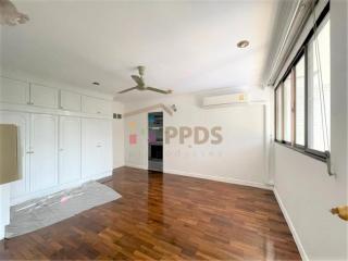 Pets’ friendly 2 bedrooms for rent at Sukhumvit soi 12