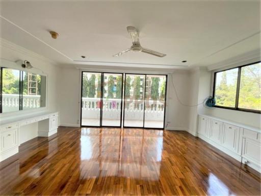 Pets’ friendly 2 bedrooms for rent at Sukhumvit soi 12