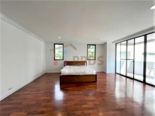 Penthouse for rent at Asoke, walking distance to BTS and MRT