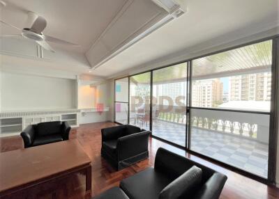 Penthouse for rent at Asoke, walking distance to BTS and MRT