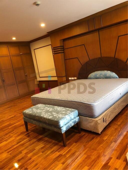 3 Bedrooms for rent at Sukhumvit 53, near BTS Thonglor