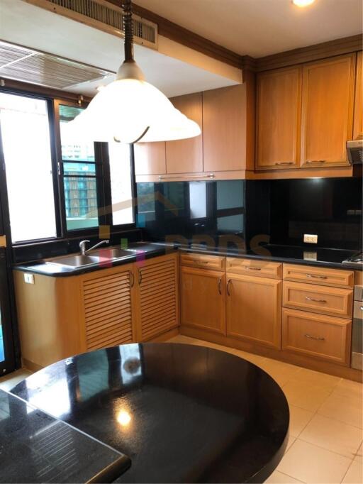 3 Bedrooms for rent at Sukhumvit 53, near BTS Thonglor