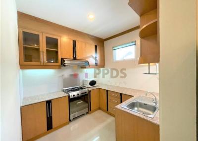 Low rise building for rent at Sukhumvit near BTS