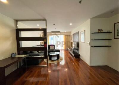 Big 1 bedroom for sale at Asoke Place close to BTS and MRT