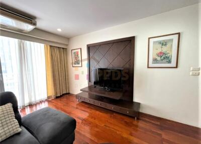 Big 1 bedroom for sale at Asoke Place close to BTS and MRT