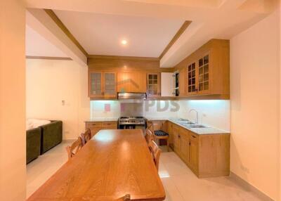 Low rise apartment in Sukhumvit soi 31, 3 beds with 40,000 Baht/month