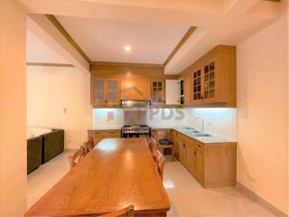 Low rise apartment in Sukhumvit soi 31, 3 beds with 40,000 Baht/month