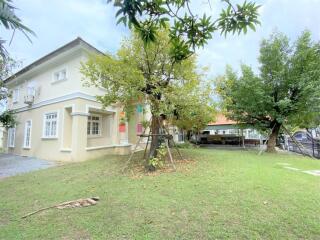 For sale the house in compound with lake at Laddawan Pinklao-Baromratchonnee