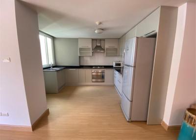 3 Bedrooms for rent at Turn Berry condo