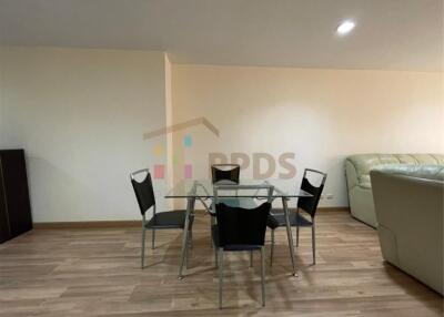 2 Bedrooms for rent at Asoke Place near BTS and MRT