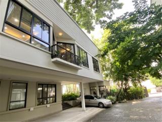 2 Bedrooms for rent at Sukhumvit 38, Pets friendly.