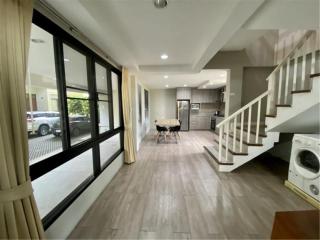 2 Bedrooms for rent at Sukhumvit 38, Pets friendly.