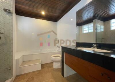 Apartment for rent walking distance to BTS Skytrain