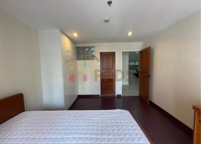 Apartment for rent walking distance to BTS Skytrain