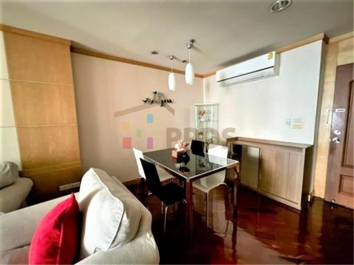 For rent: Spacious 2-bedroom condo, comfortable living, near BTS/MRT Asoke - Petchaburi Station