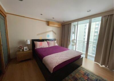 For rent: Spacious 2-bedroom condo, comfortable living, near BTS/MRT Asoke - Petchaburi Station