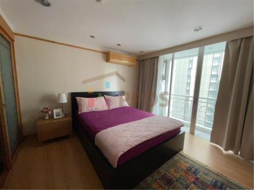 For rent: Spacious 2-bedroom condo, comfortable living, near BTS/MRT Asoke - Petchaburi Station