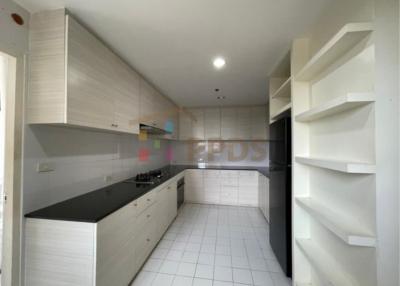 3 bedrooms for rent in Sukhumvit 26 near Rama 4 road