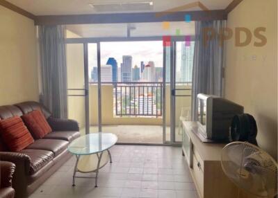 Big 1 bedroom condo for sale near MRT underground train and close to Asoke also