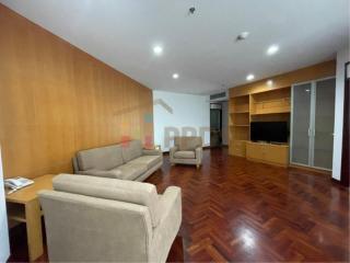 Two bedrooms for rent at Sukhumvit soi 24 near BTS Prompong