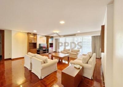 Nice view 3 bedrooms for rent at Sukhumvit 24