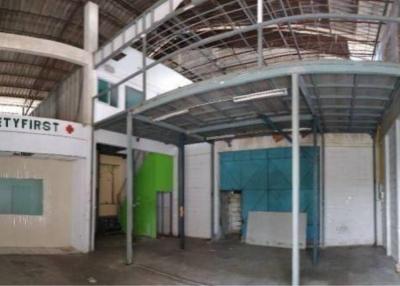 For rent warehouse Office and Parking space on Tiwannon Road Nontaburi