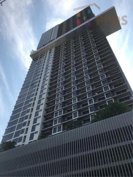 Condominium for sale with tenant on Sathorn – Narathiwas Area