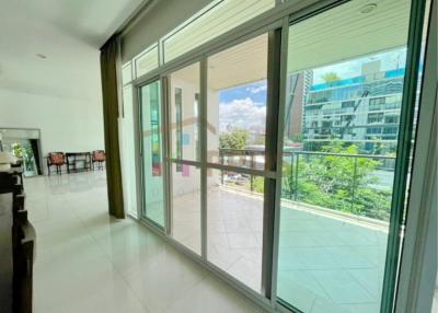 4 Bedrooms for rent near BTS Skytrain(Asoke station)