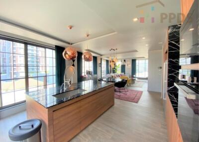 For Sale an elegance pet friend condominium on Sukhumvit