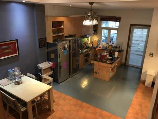 Townhouse for rent and sale at Sukhumvit 63 (Ekkamai)