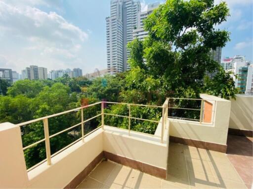 Pet Friendly Condo for sale on Sukhumvit – Promphong Area