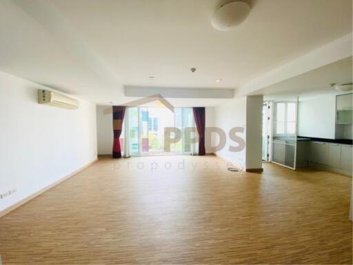 Pet Friendly Condo for sale on Sukhumvit – Promphong Area