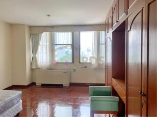 3 Bedrooms for rent at Sukhumvit soi 12