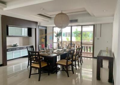 Nice 3 Bedrooms for rent at Sukhumvit