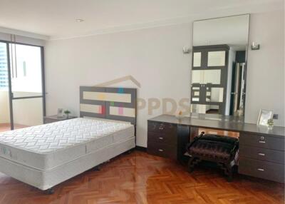 Nice 3 Bedrooms for rent at Sukhumvit