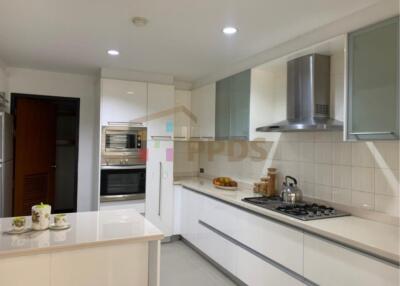 Nice 3 Bedrooms for rent at Sukhumvit