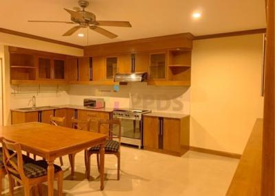 2 Bedrooms for rent at Sukhumvit near BTS Sky train