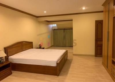 2 Bedrooms for rent at Sukhumvit near BTS Sky train