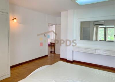 Pets friendly apartment for rent at Sukhumvit 38