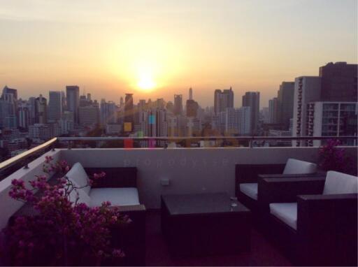 Duplex Penthouse with a large balcony and city is available for rent on Promphong Area.