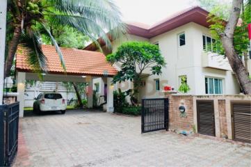 Nichada Thani near ISB School on Samakee Road for rent 4 bedrooms